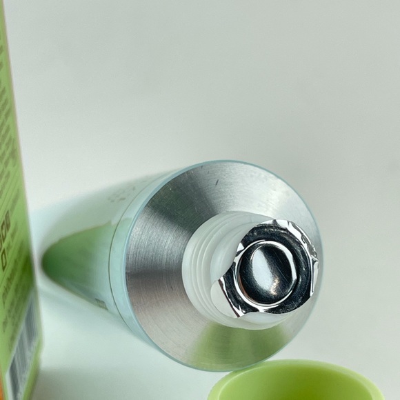 PIXI Skintreats - CLARITY LOTION - Ceramide - Picture 2 of 8